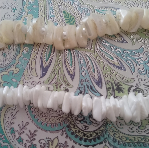 2 Bracelets - Picture 6 of 6